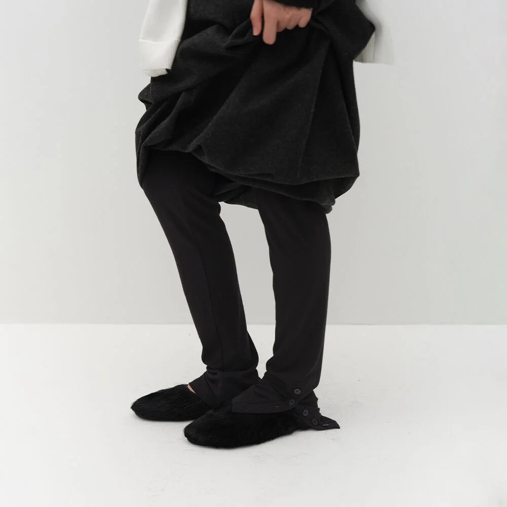 BUTTON SLIT LEGGINGS