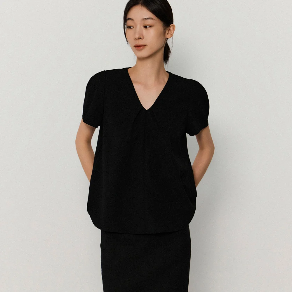 v-neck tuck A-line blouse_bk