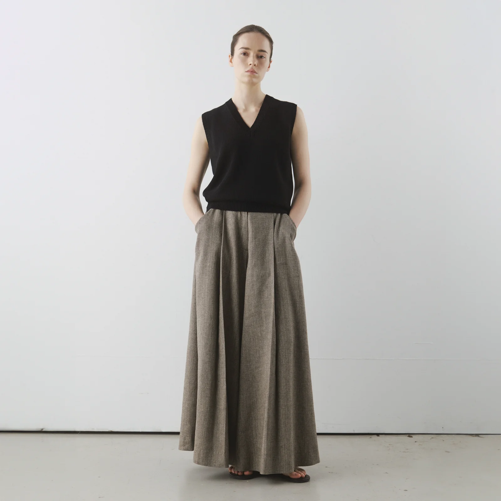 Volume Skirt Pants in Brown