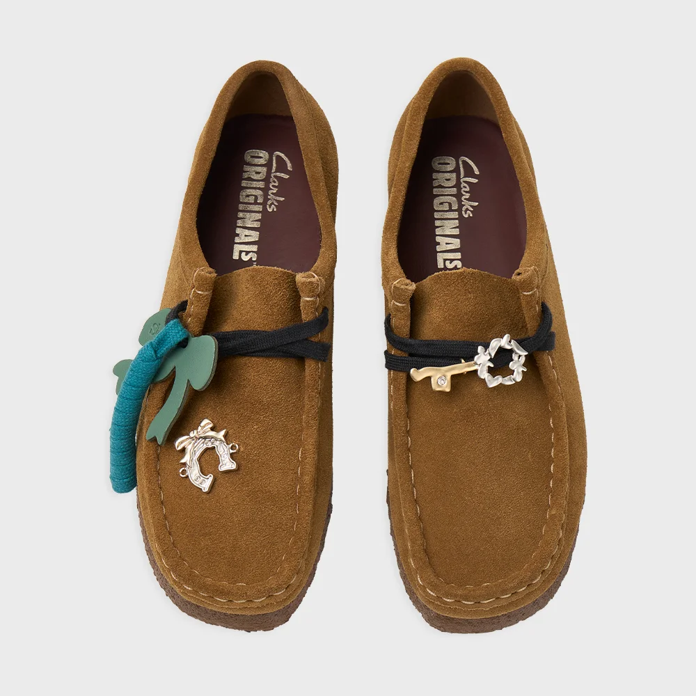 Clarks X Cus Wallabee Charm Set (Cola Suede)
