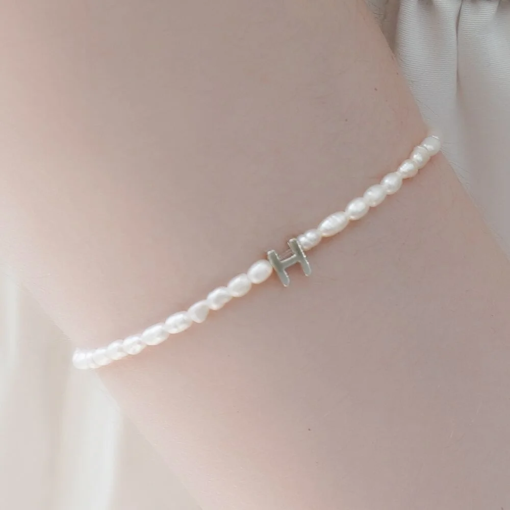 Silver initial water pearl Bracelet 銀色 字母 米粒紋 淡水 珍珠 鬆緊帶 手鏈