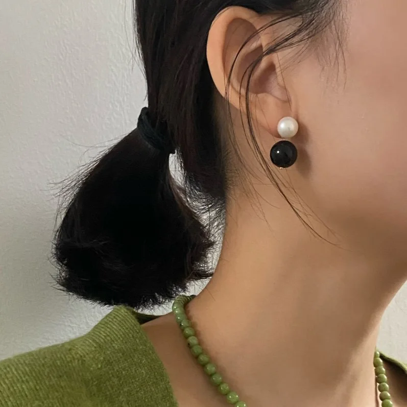 Pearl ball drop earrings (black onyx)