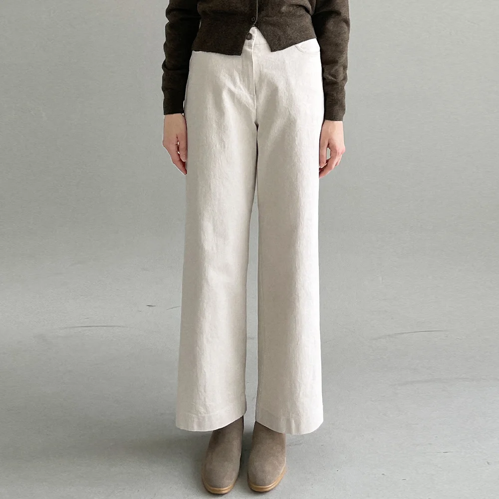 Back elastic straight pants