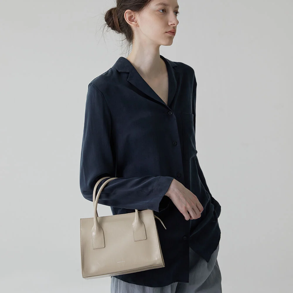 LOTA square leather tote bag 2 color