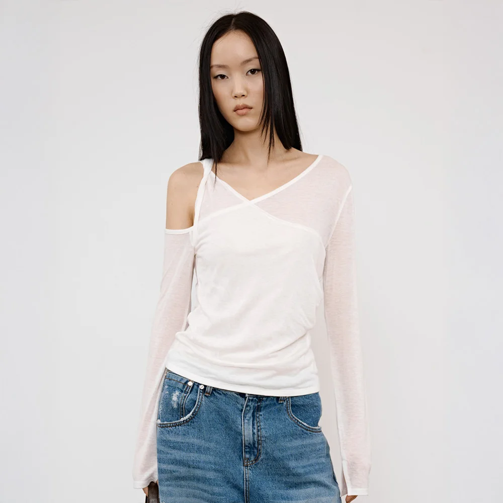 ONE SHOULDER DRAPED ASYMMETRIC TOP IN WHITE