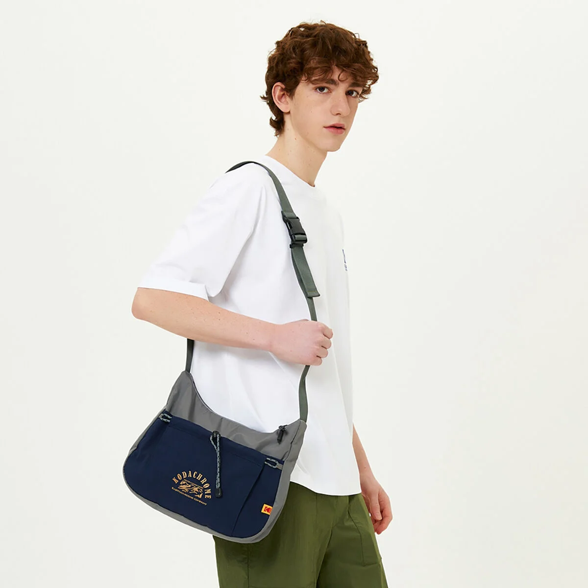 防撕裂布 中度 斜揹袋 KHAKI