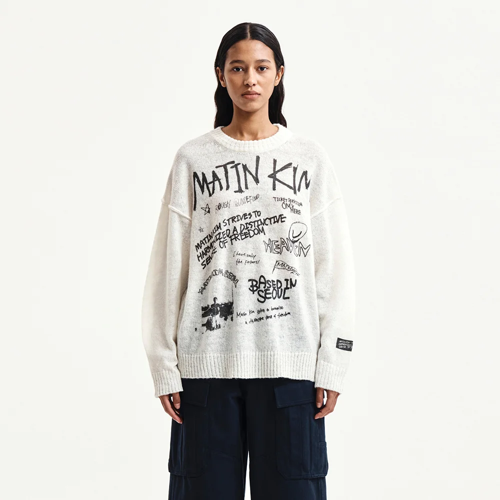 GRAFFITI ARTWORK KNIT PULLOVER IN IVORY