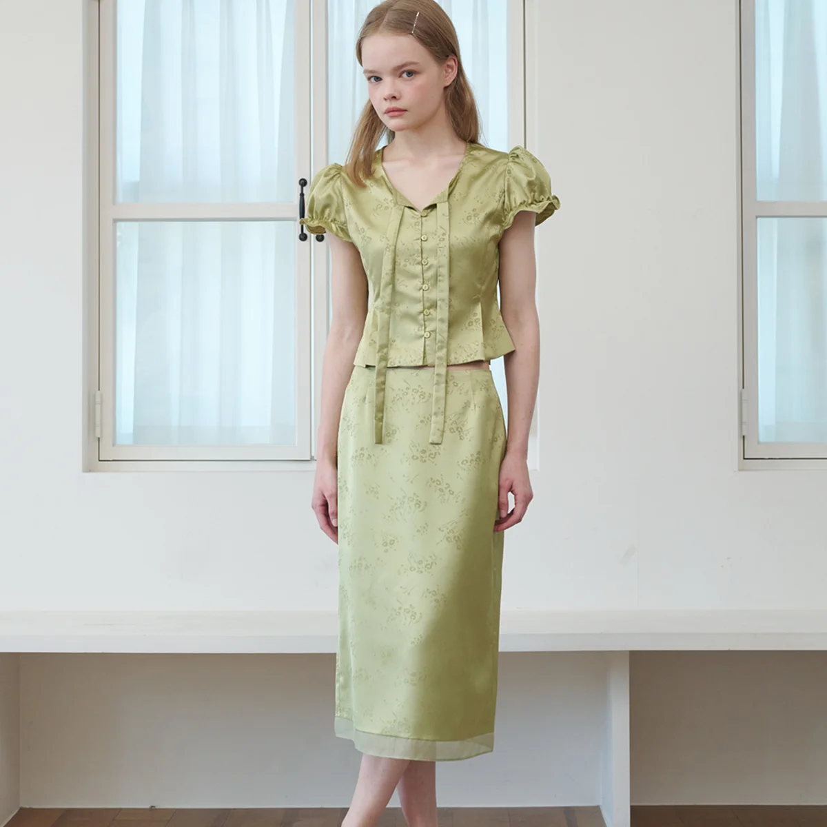 Set-Satin Jacquard Tie Blouse+H-Midi Skirt Olive