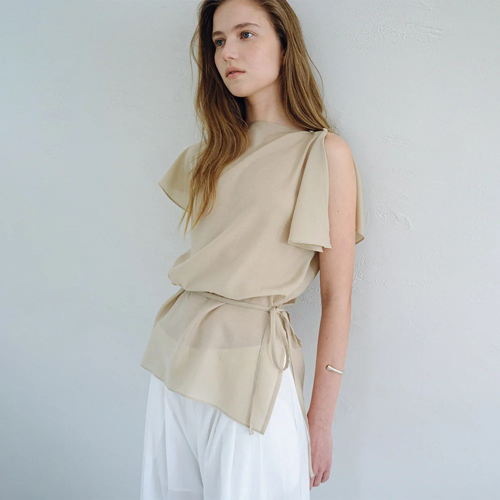 FLAP SLIT BUTTON BLOUSE_BEIGE