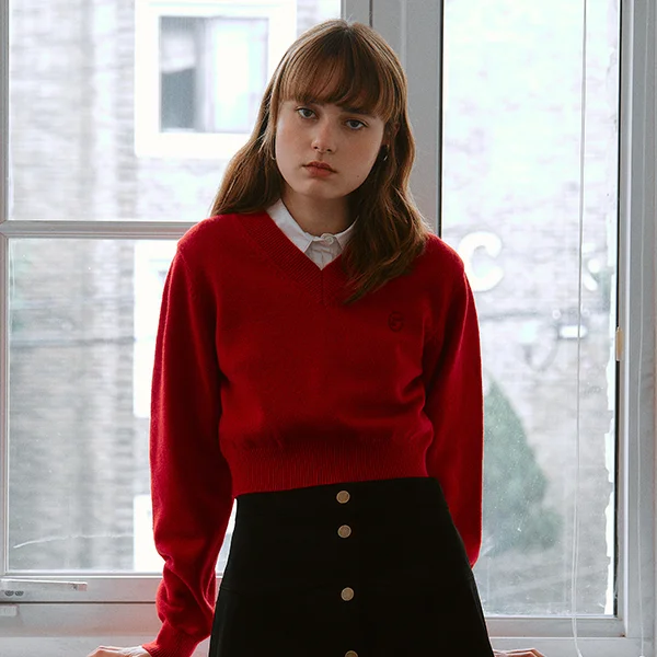 V NECK CROP KNIT RED