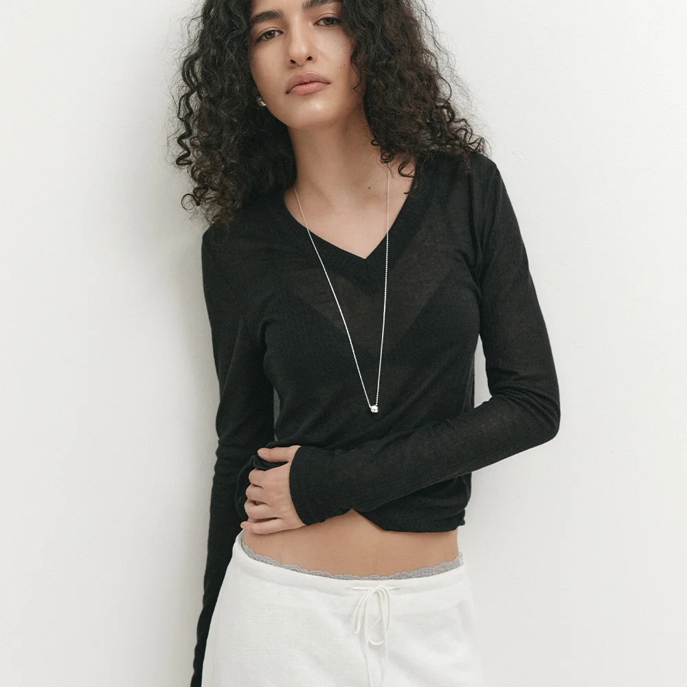 RIA V-NECK T-SHIRT_BLACK