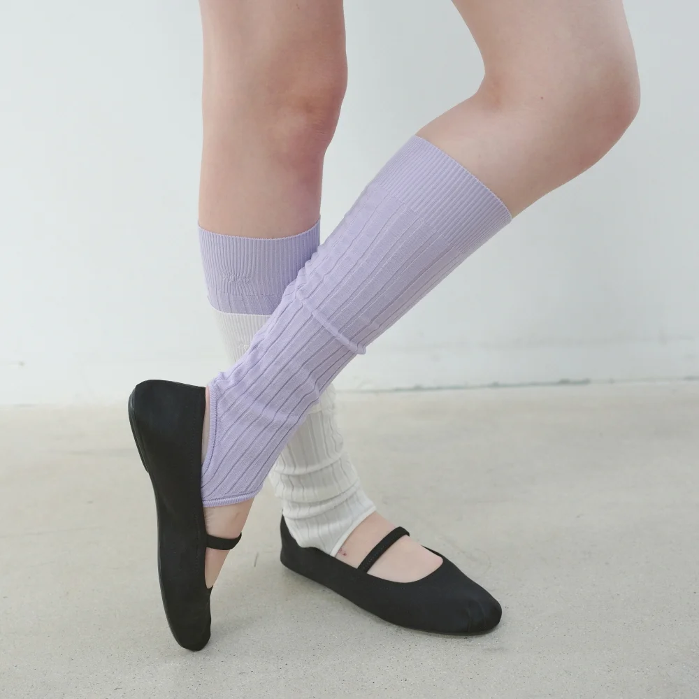 EMBROIDERY STIRRUP LEG WARMER - LAVENDER