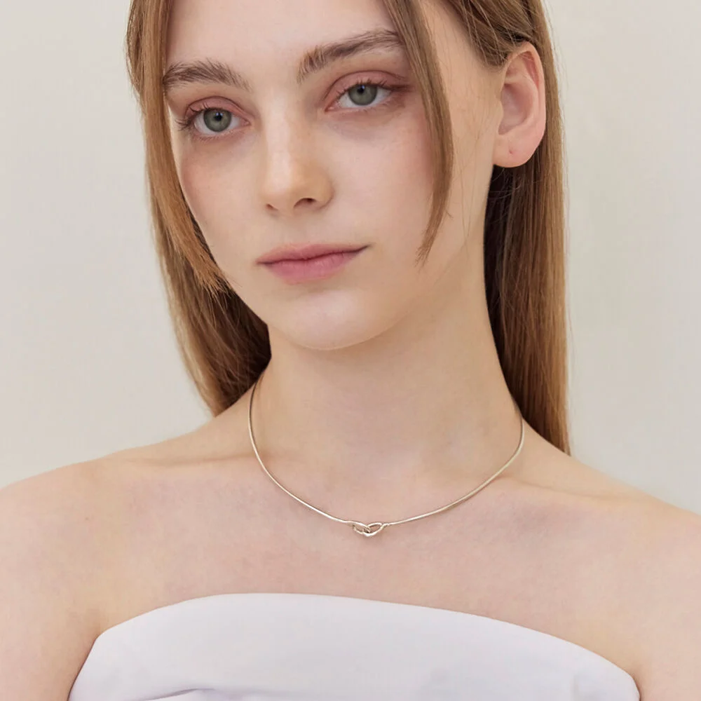 薛仁雅,Kim Jieun,朴智厚 著用 Loop Knot Necklace