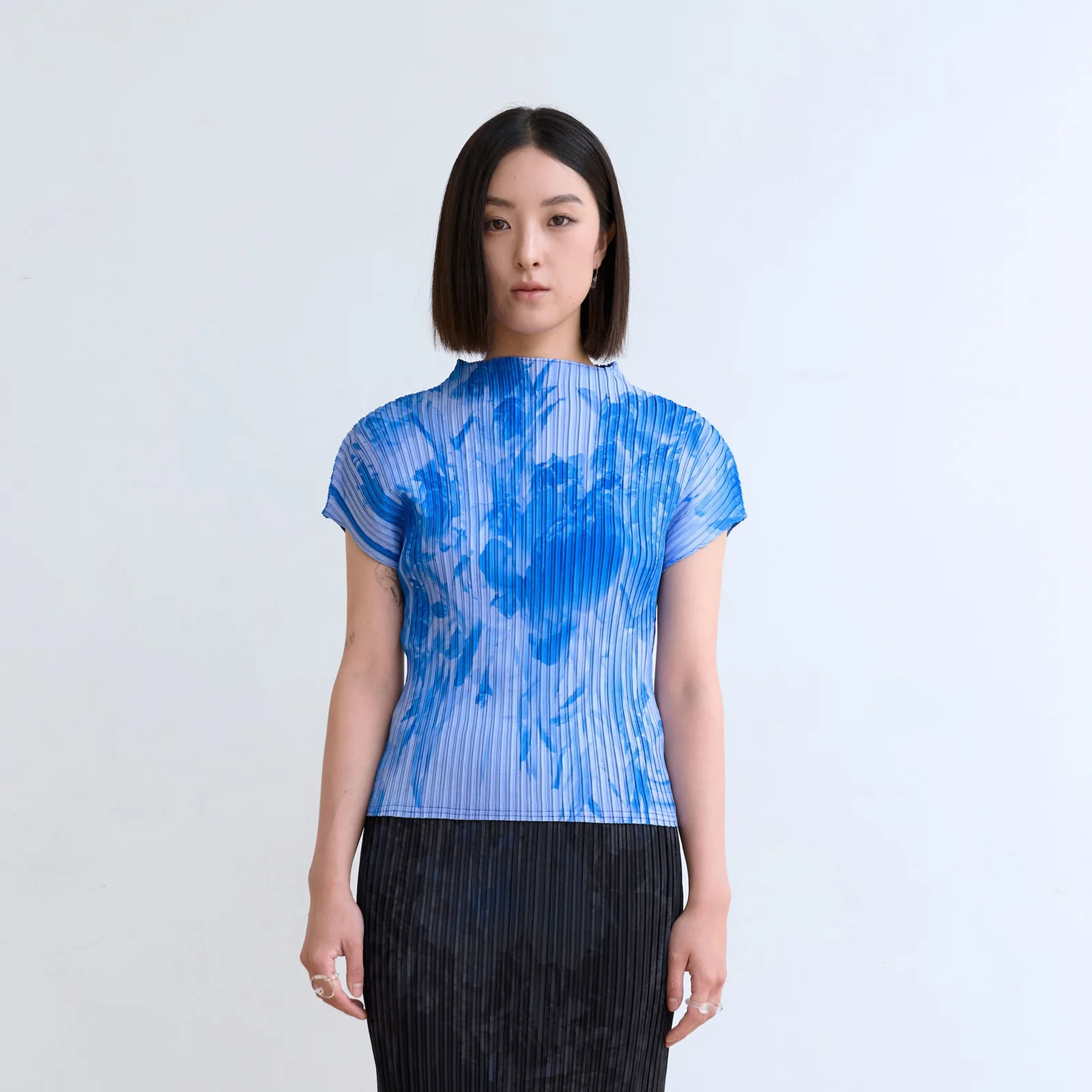 AIRY HALF TOP (BLUE)