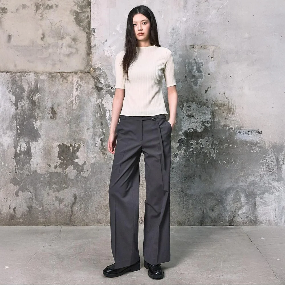 Half Neck Pleats Top Ivory (KE6240M030)