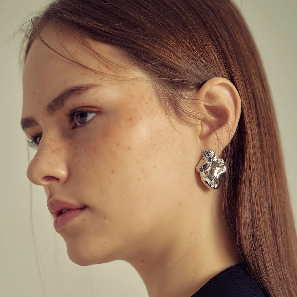Rough pearl earrings