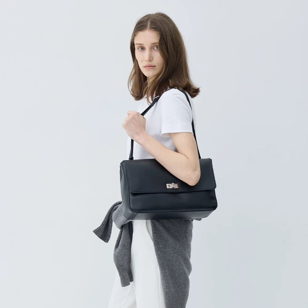 messenger BAG medium - black