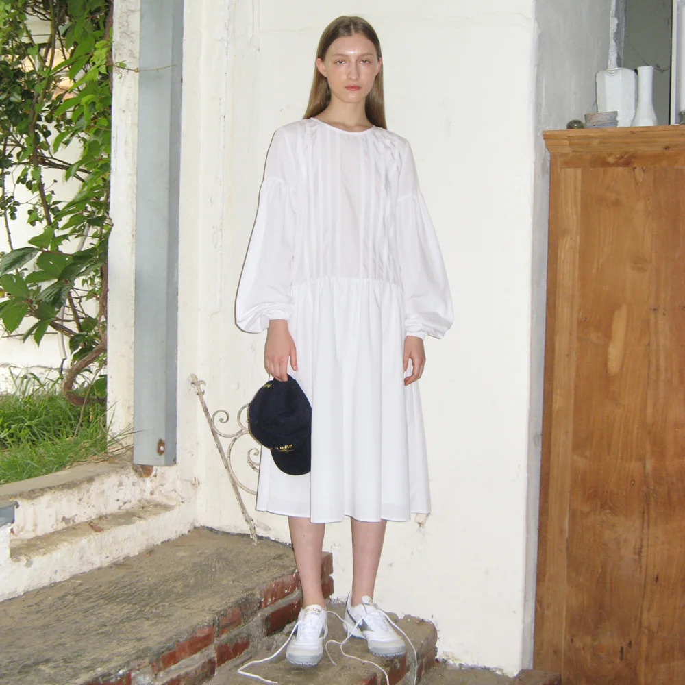 TUCK SHIRRING DRESS (WHITE)