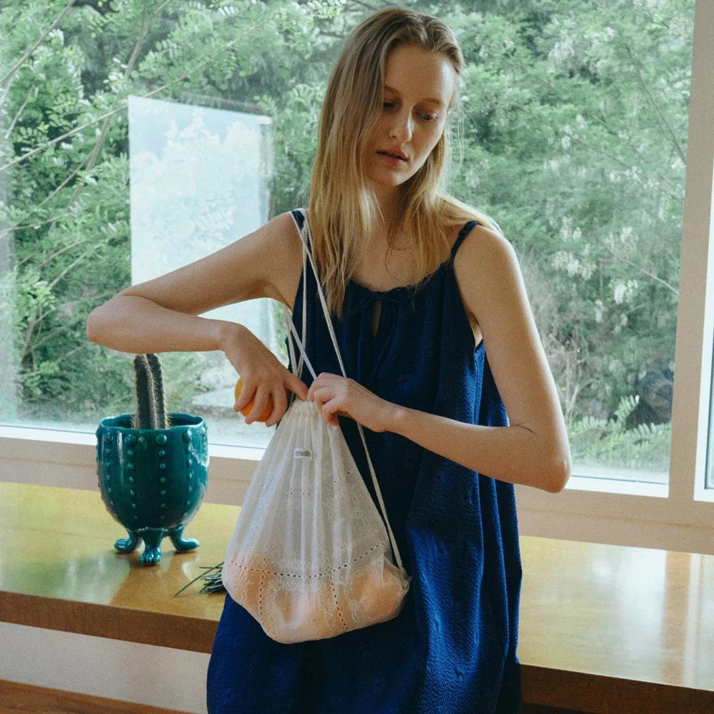 SHEER LACE DRAWSTRING BAG / WHITE