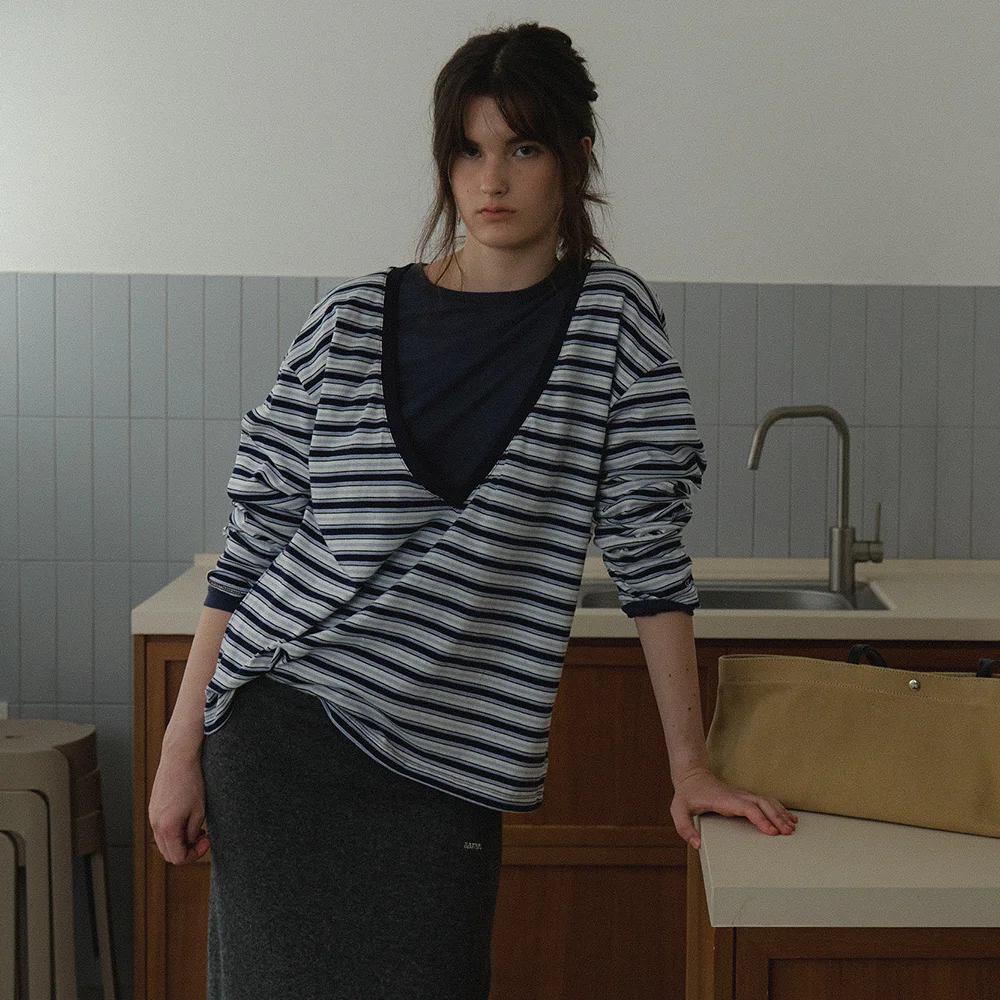 V-neck stripe t-shirt_2 Colors