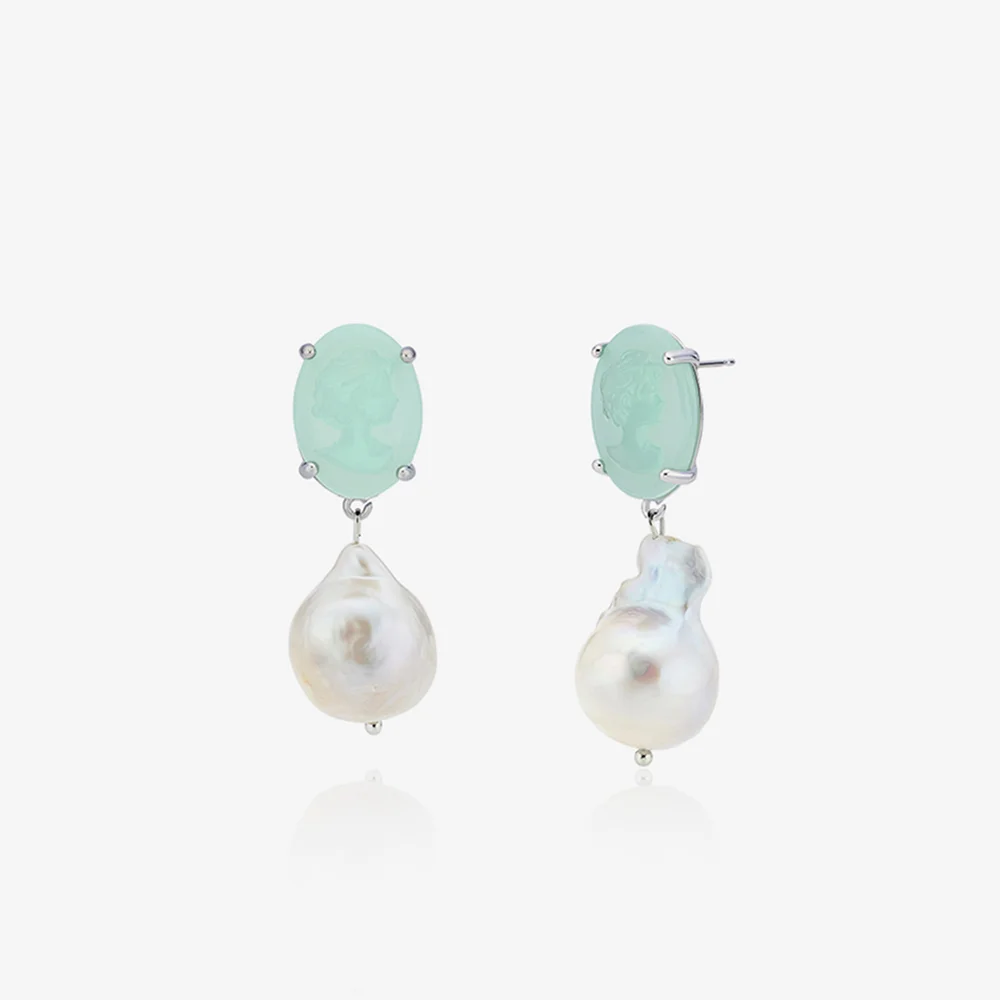 Cameo pearl earrings, FRESHWATER