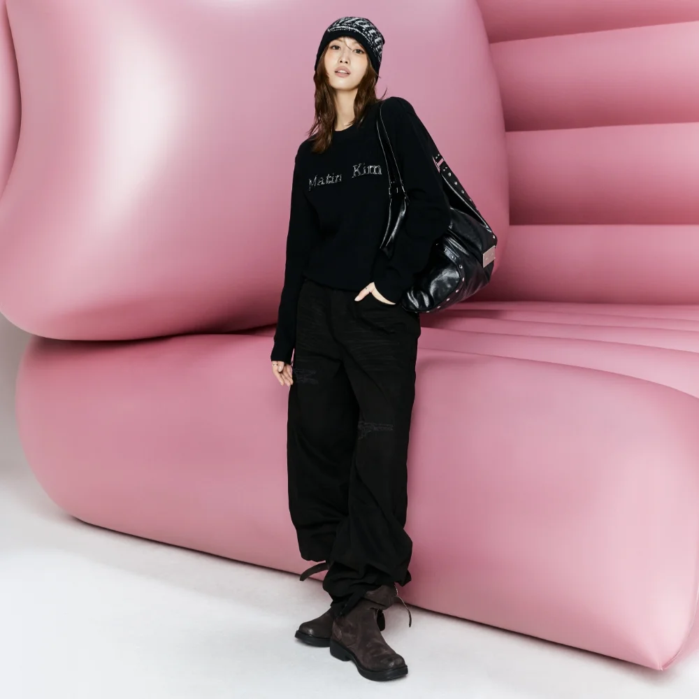 MATIN APPLIQUE LOGO KNIT PULLOVER IN BLACK