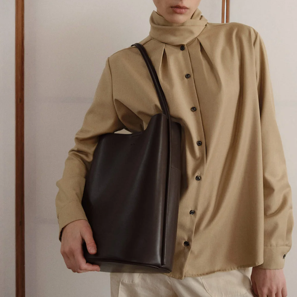 Large Mug shoulder bag Umber