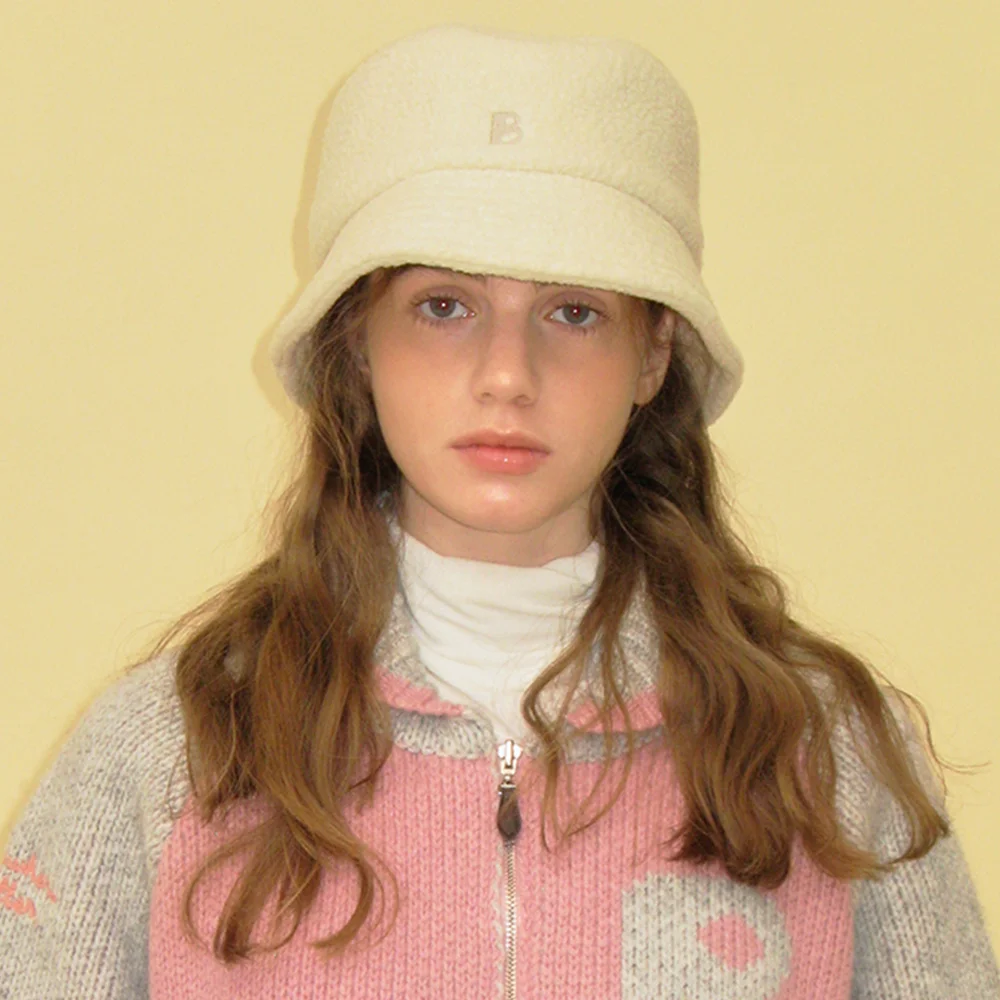 Fleece b logo bucket hat - cream