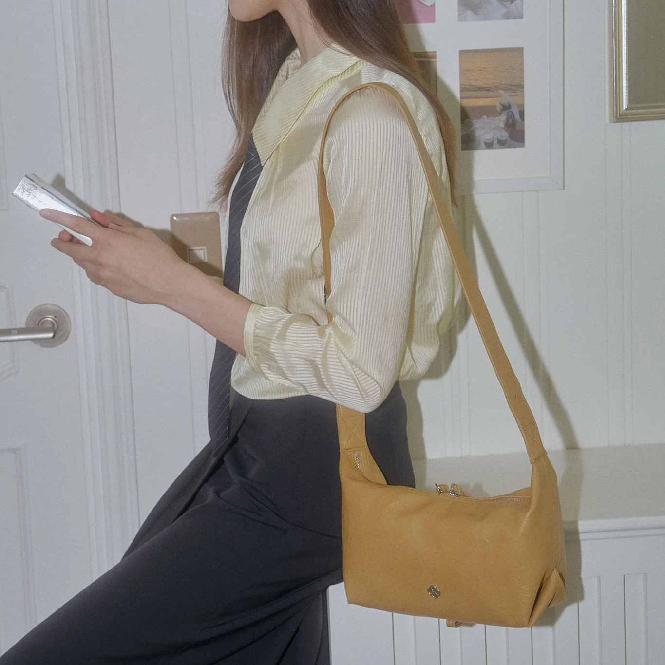 Tail 扣環 Hobo Bag_芥末黃