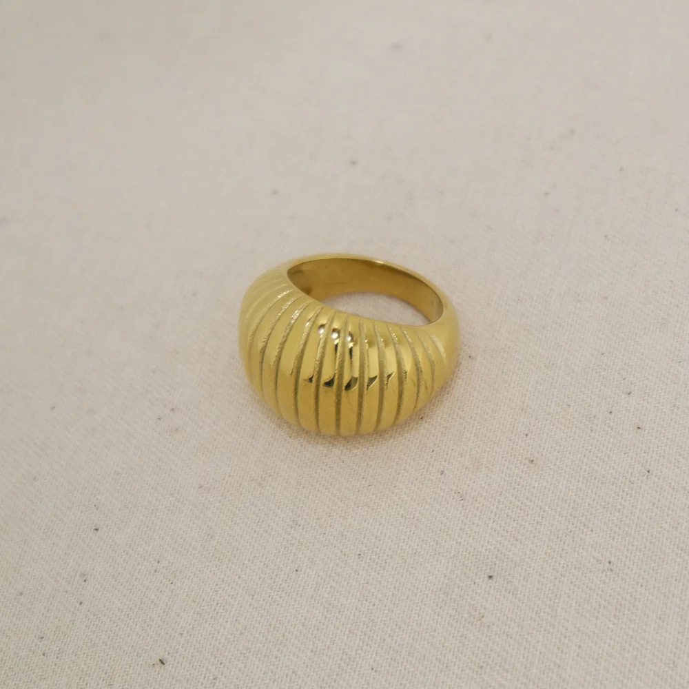 Riviera dome 18k ring