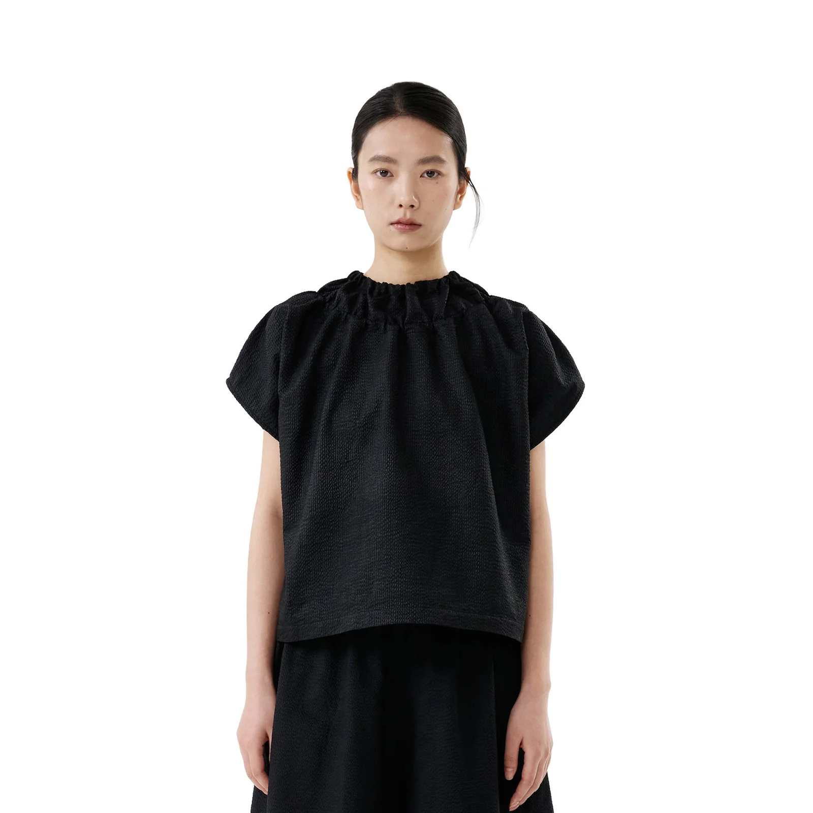 SHIRRED TIE-NECK BLOUSE (BLACK)
