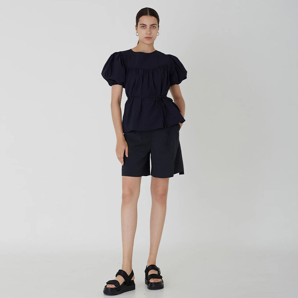Riona Shorts _ Navy