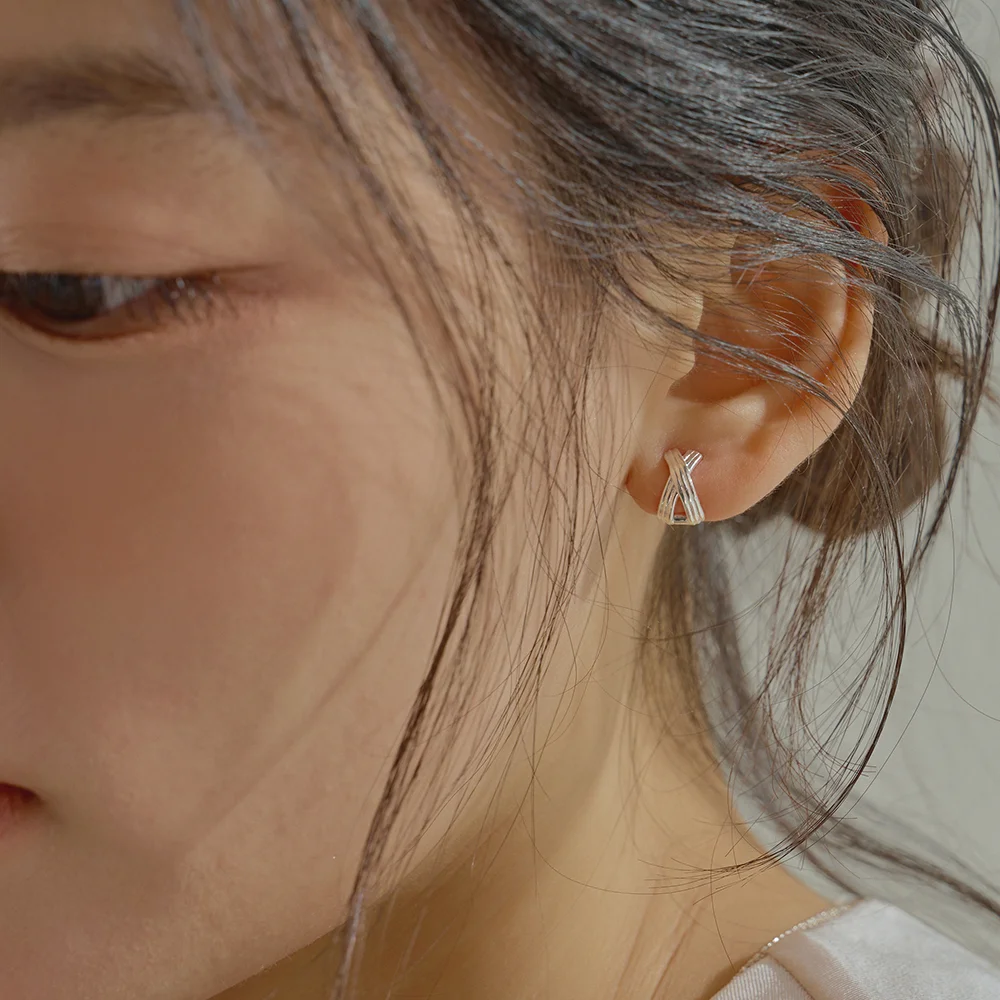 925銀色 交叉 Stream 一觸即開 環 耳環