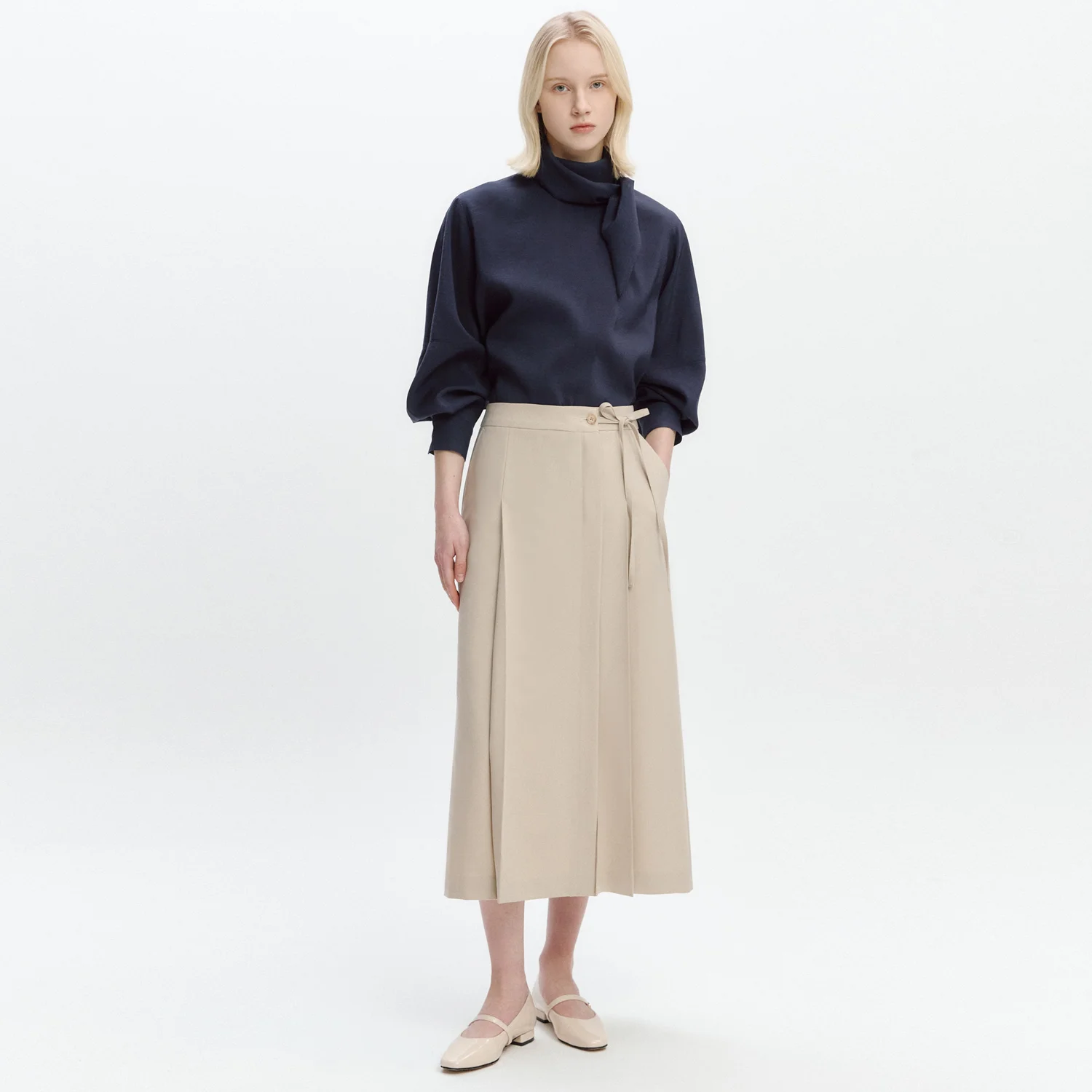 Tuck-deco Wrap-type Skirt BEIGE