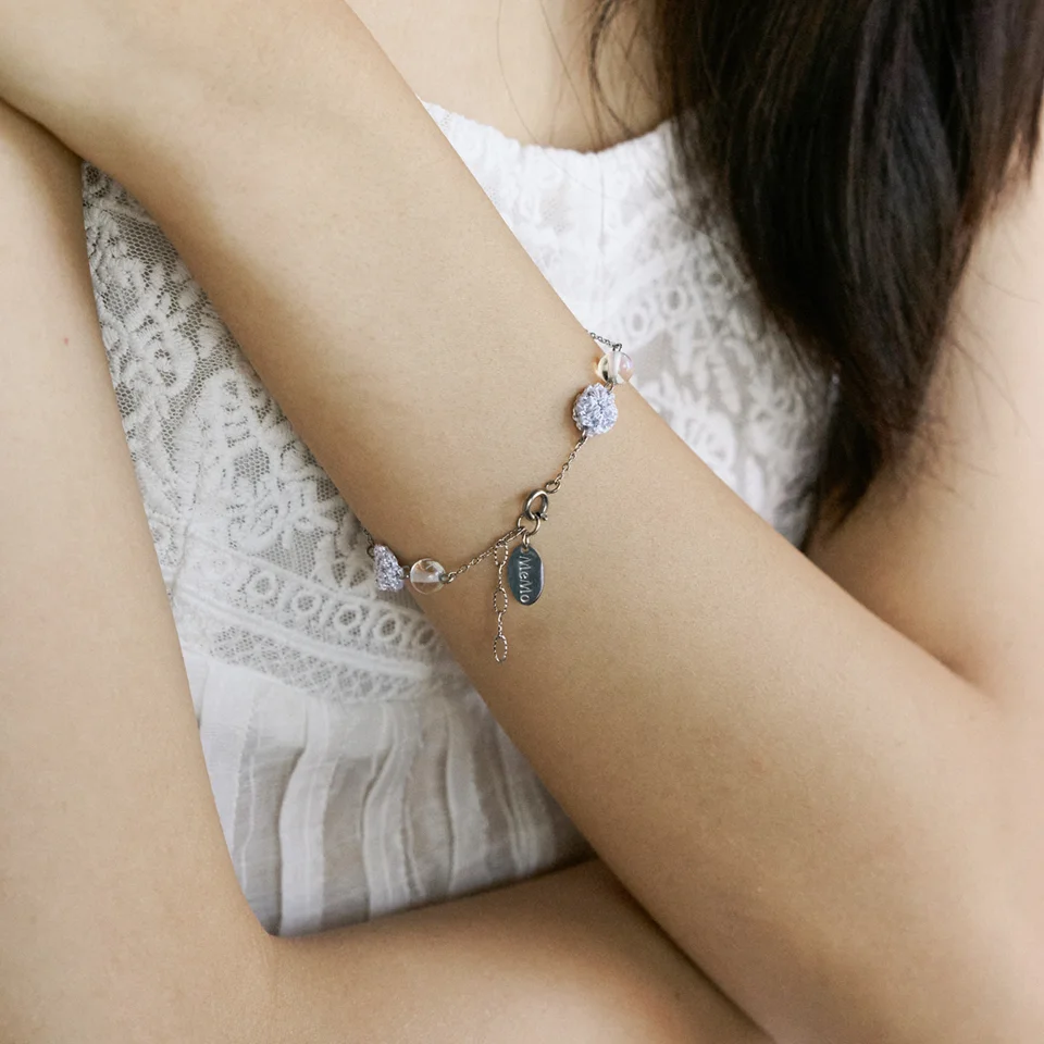 Clear and silver point bracelet