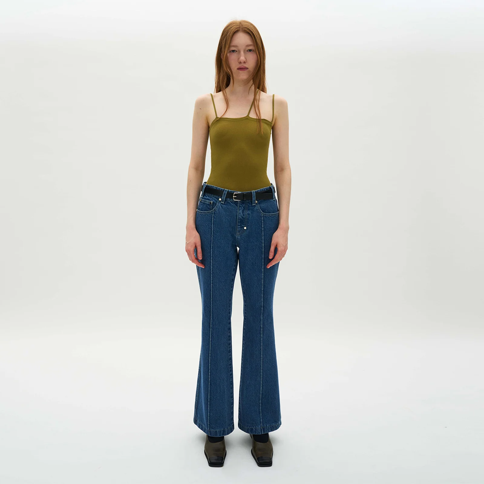 LOWRISE PINTUCK BOOT CUT JEANS_MID BLUE