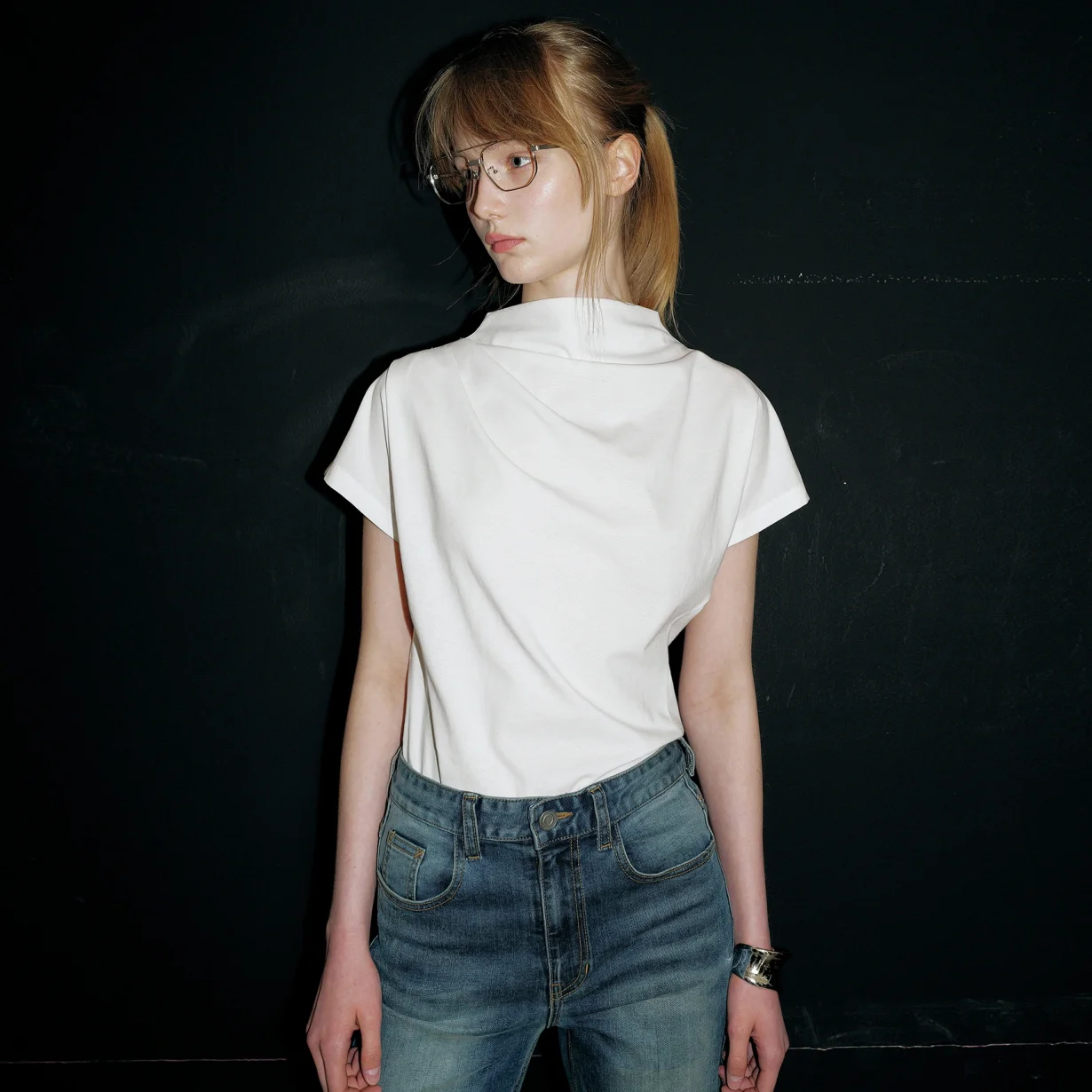 ASYMMETRIC DRAPE MOCK NECK T-SHIRT_IVORY