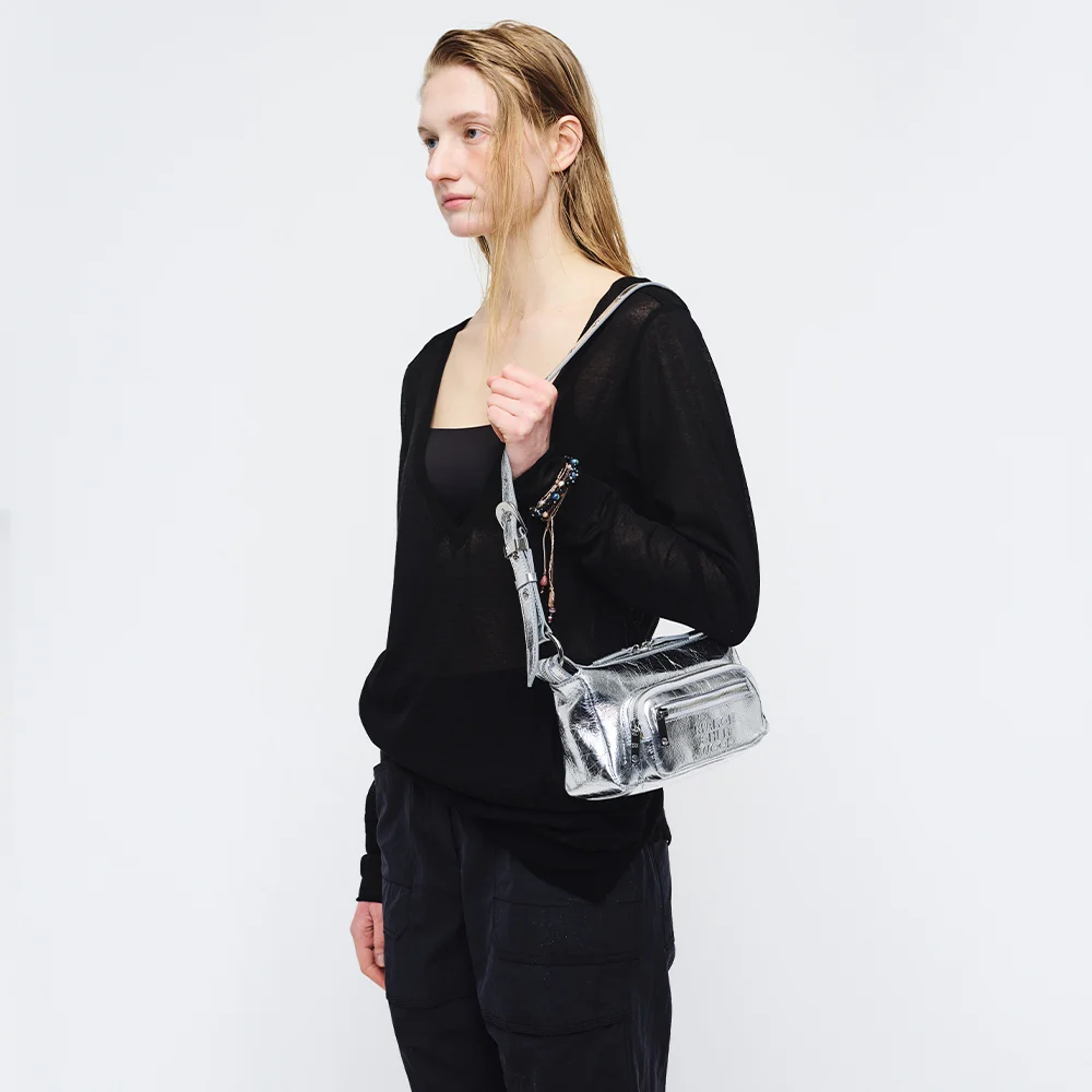 OUTPOCKET HOBO MINI_silver crinkle