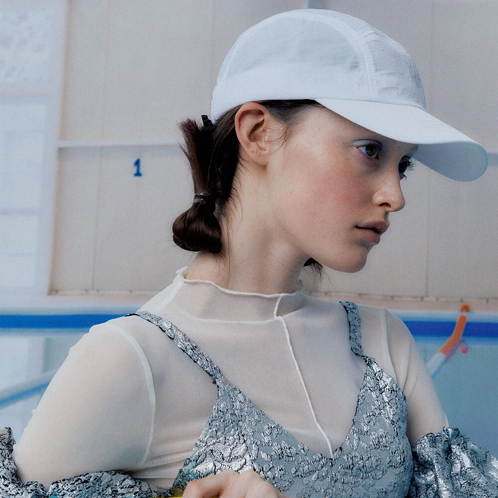 PARACHUTE CAP IN WHITE