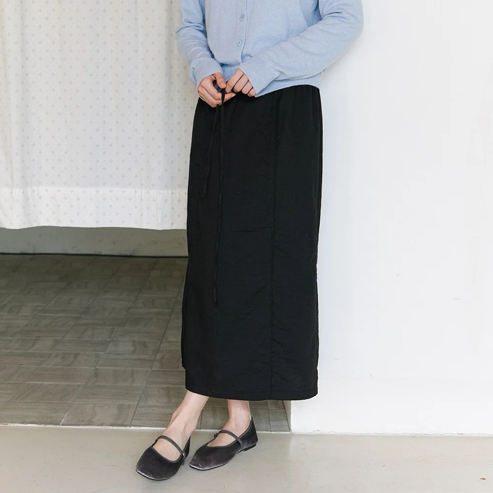 cozy lace point long skirt - black