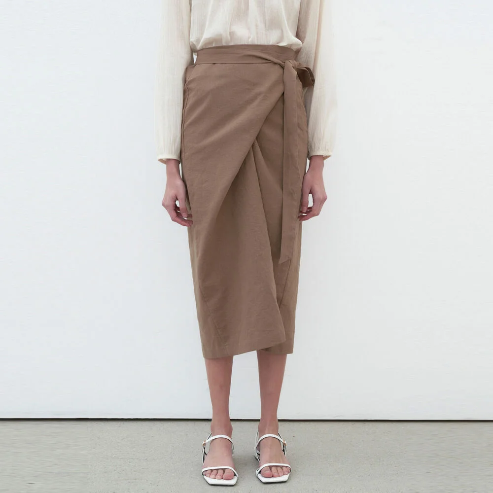 TWIST LINEN WRAP SKIRT_BROWN
