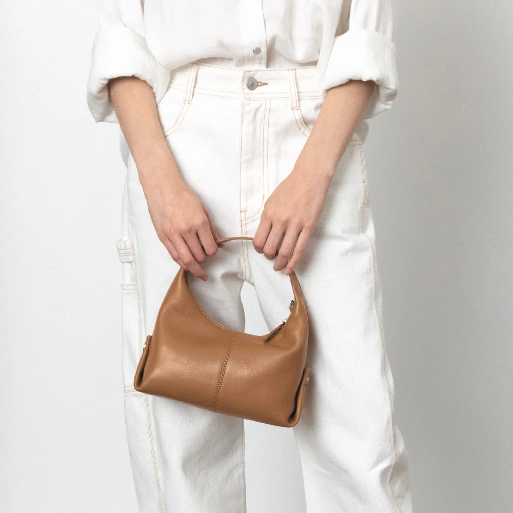 SIAC3076 Lambskin Flow Bag S_Camel
