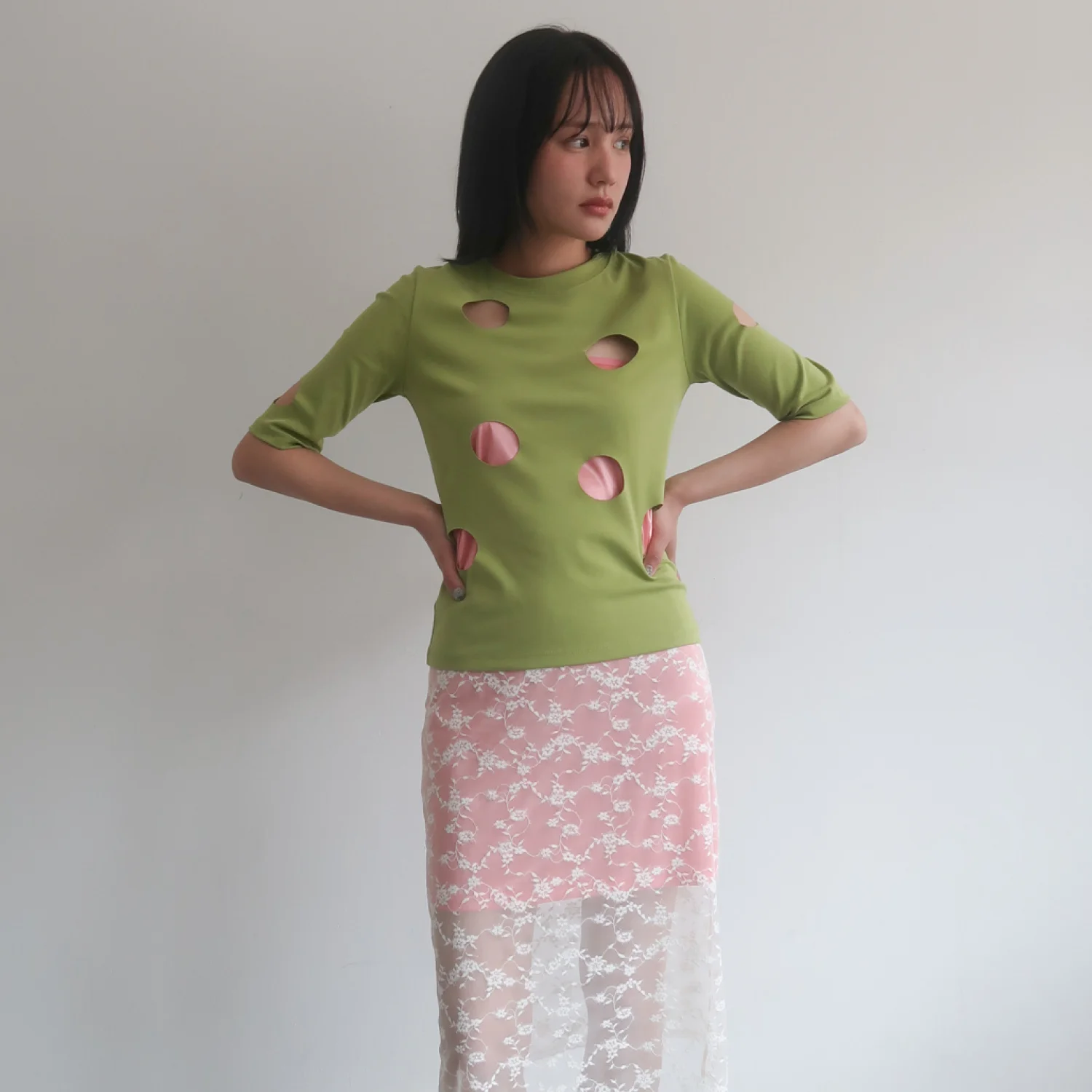 HOLE DETAIL T-SHIRT_OLIVE