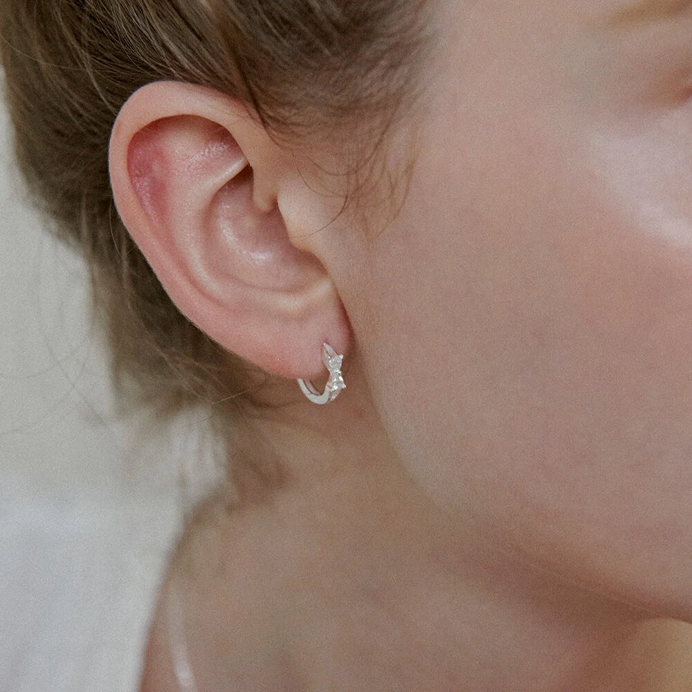 Ribbon Glow Earrings. EA1785