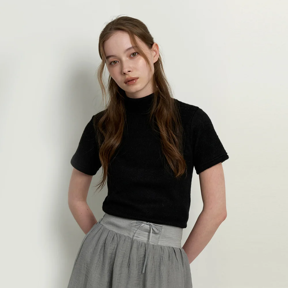 warmer turtleneck top - black