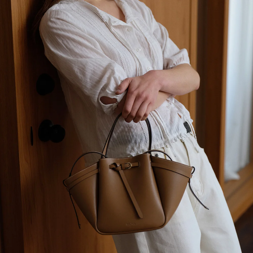 PETIT ANTHOS BAG (ALMOND)