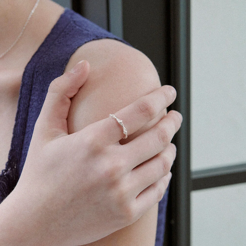 Luelle Curved Cubic Ring. RB1208