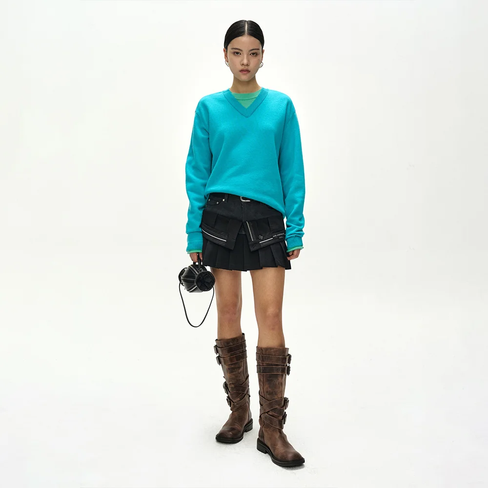 UNISEX LAYERED V-NECK SWEATER (SKY BLUE)