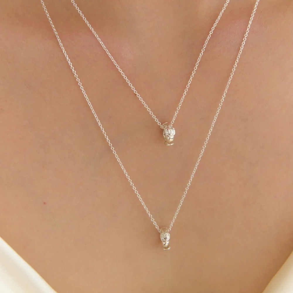 Rose lace necklace