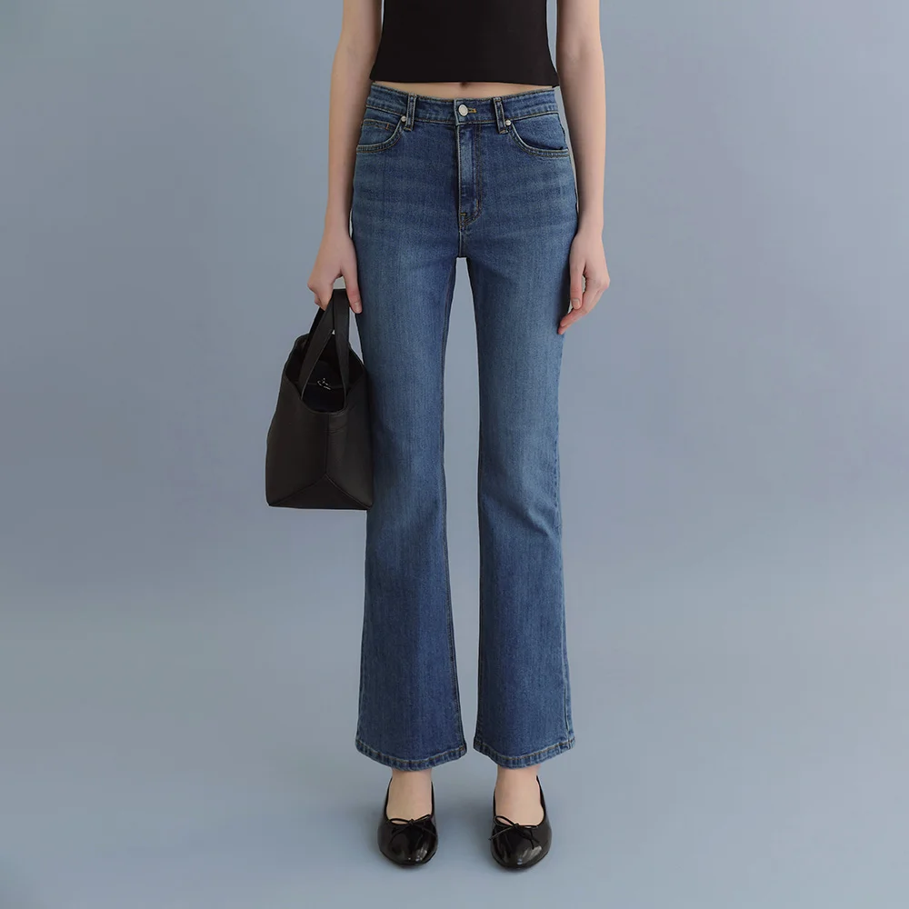Foe Flared Denim (Vintage Blue)